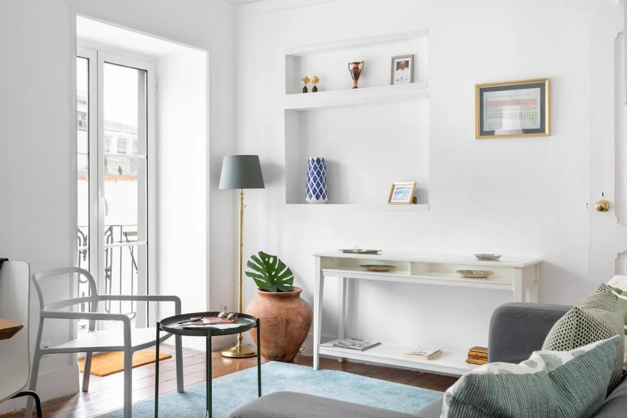 شقة Lisboa  في Altido Stunning 4Br Apt With Terrace And Seaview In Alfama