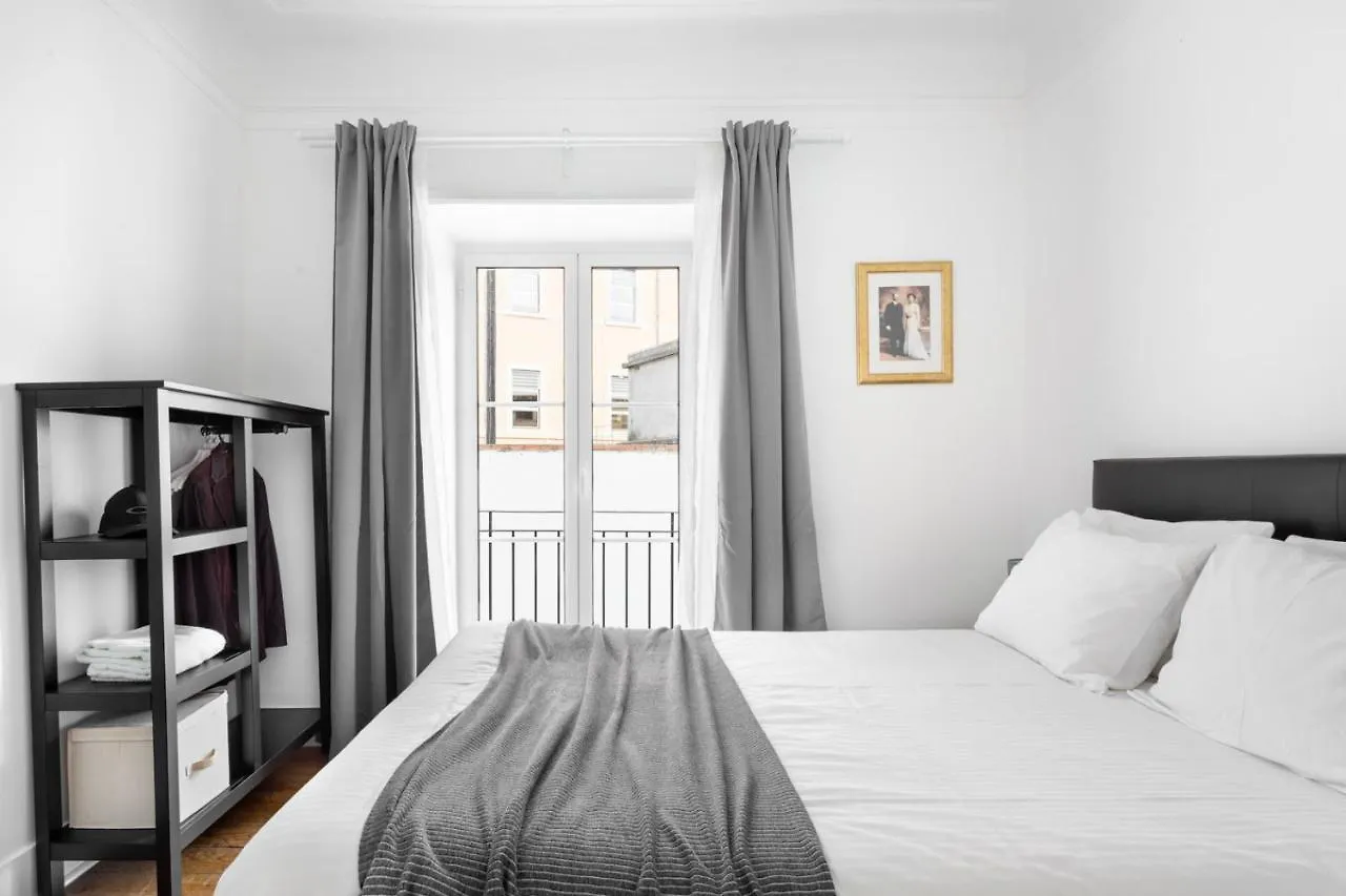 شقة Lisboa  في Altido Stunning 4Br Apt With Terrace And Seaview In Alfama