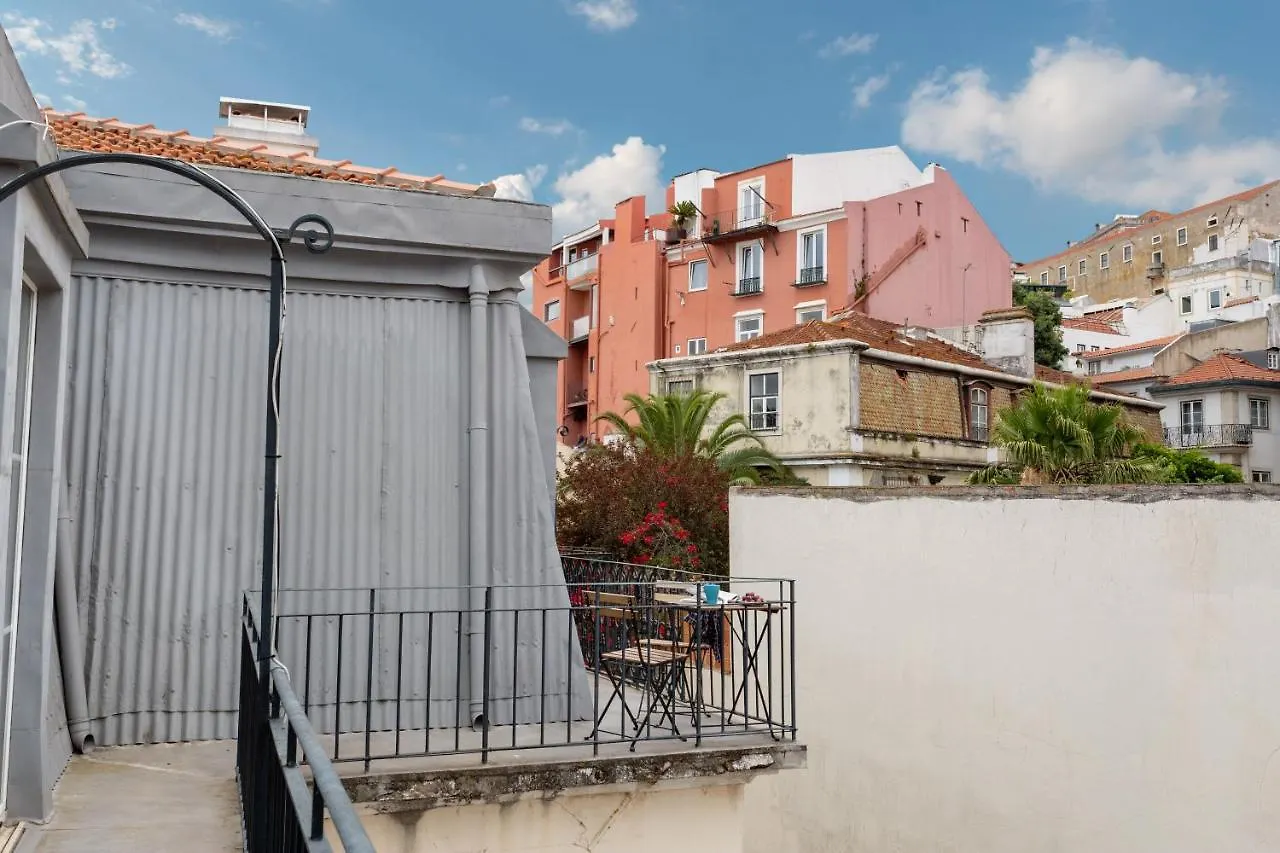 Апартаменты Altido Stunning 4Br Apt With Terrace And Seaview In Alfama Лиссабон 0*,  Португалия