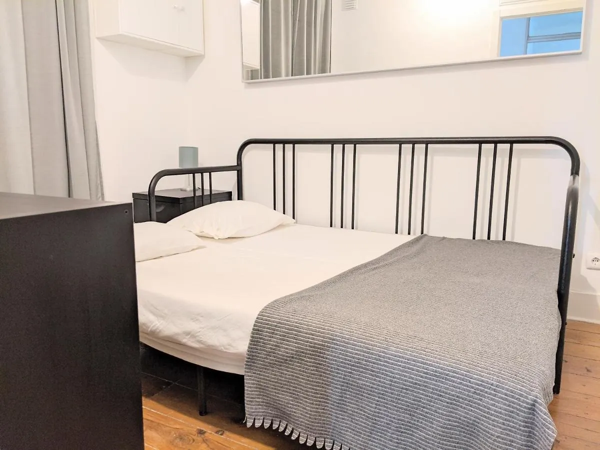 Апартаменты Altido Stunning 4Br Apt With Terrace And Seaview In Alfama Лиссабон